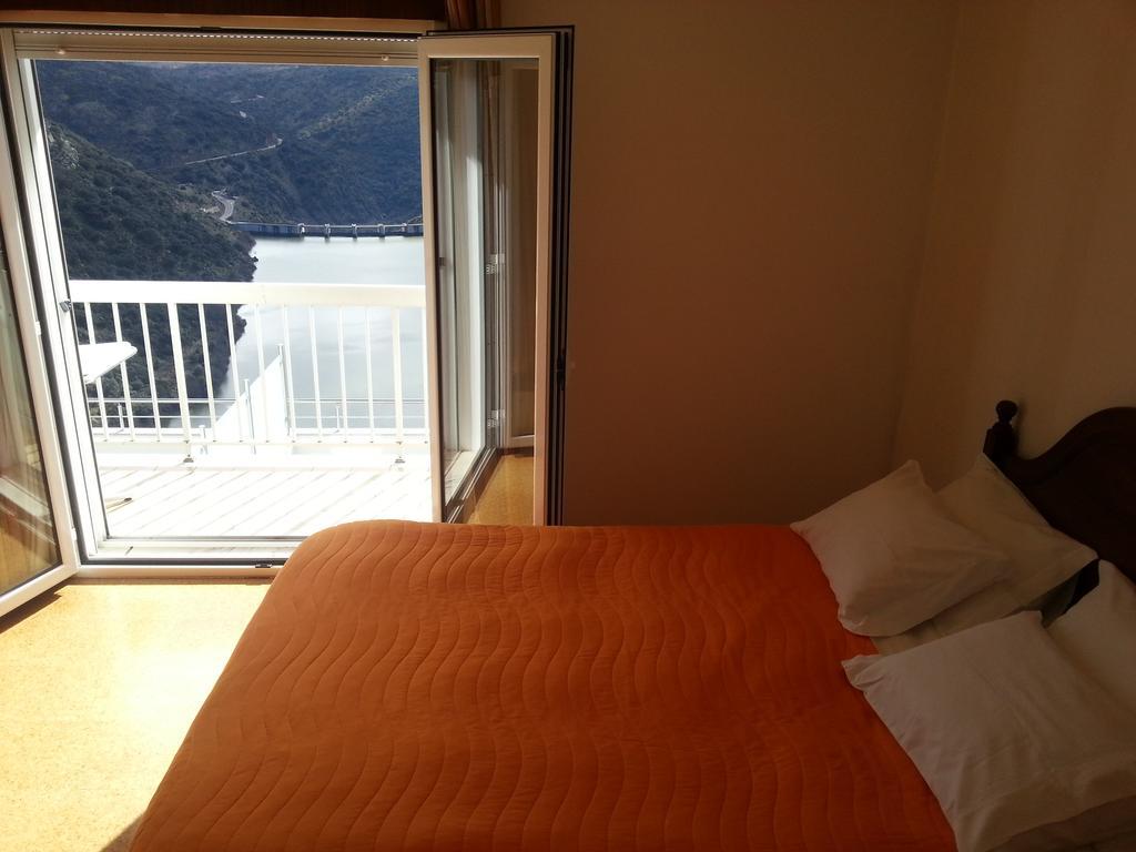 Hotel Pensao Vista Bela à Miranda do Douro Chambre photo