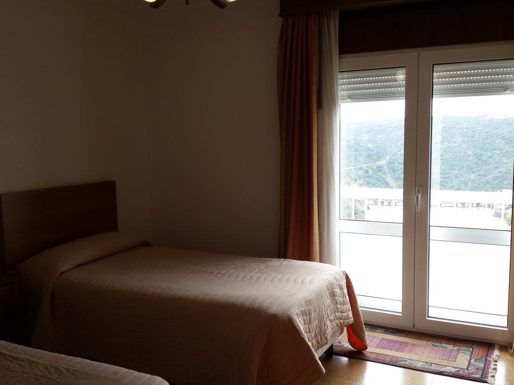 Hotel Pensao Vista Bela à Miranda do Douro Extérieur photo